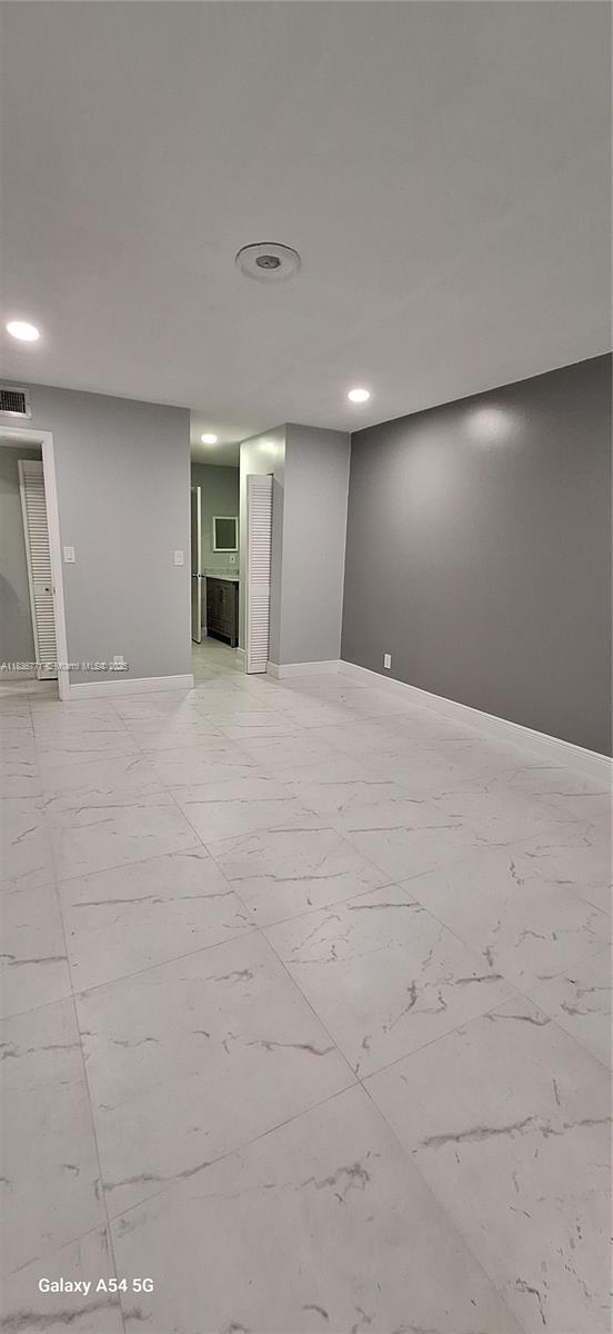 Building Photo - 3300 Spanish Moss Terrace