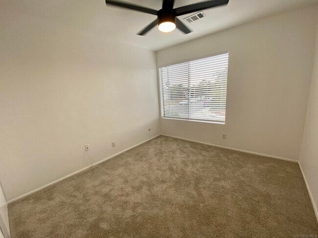 Building Photo - 293 Chapalita Dr