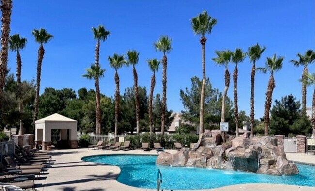 Building Photo - Beautiful 3 bedroom Condo in Summerlin- 2 weeks Free!!