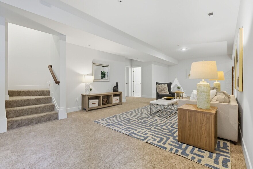 Building Photo - 328 Ridge Rd