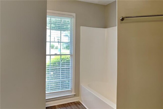 Building Photo - 405 Etowah Valley Way