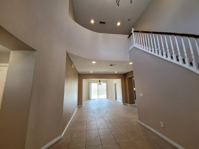 Building Photo - 84476 Ruebens Way