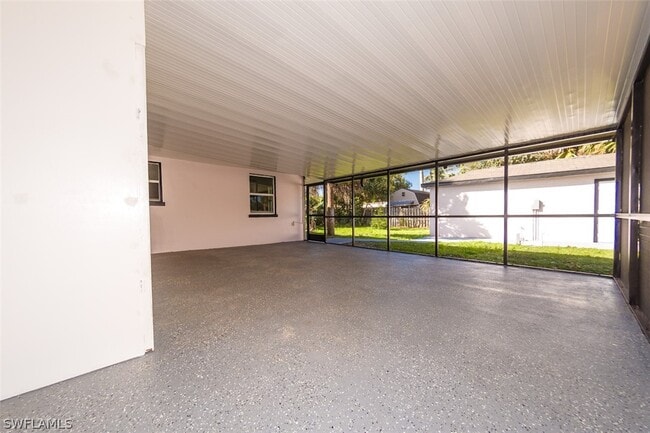 Building Photo - 4330 Deleon St