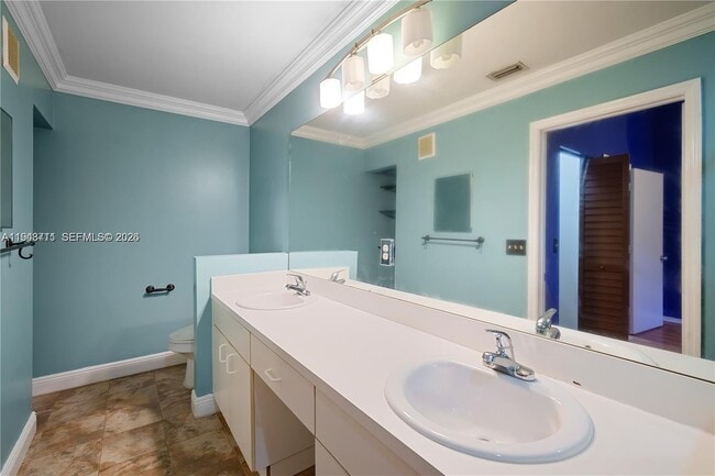 Building Photo - 12111 SW 5th Ct