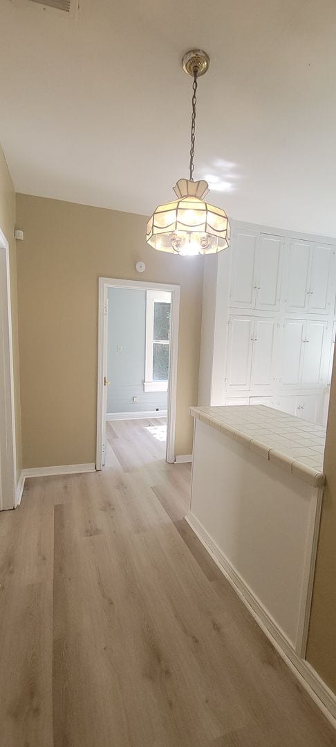 Building Photo - Gorgeous 2 bedroom/1bath with historic fea...