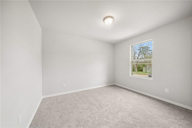 Building Photo - 515 16th St
