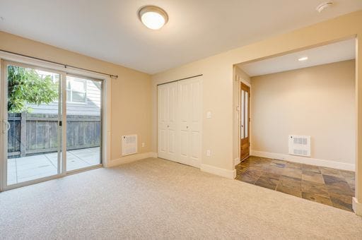 Building Photo - Treat yourself to $1000 off your first months rent with this darling one bedroom in Queen Anne.