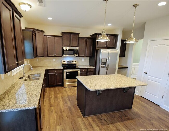 Building Photo - 138 Cromwell Ct