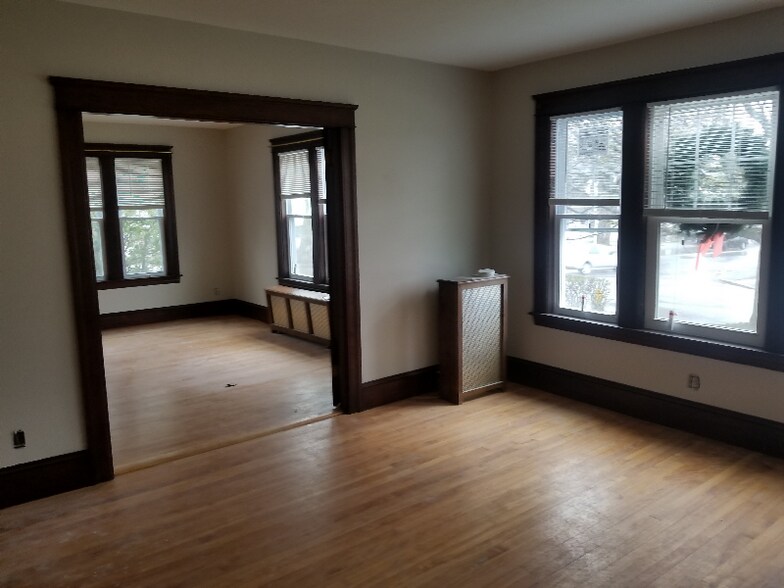 Building Photo - 352 Chandler St