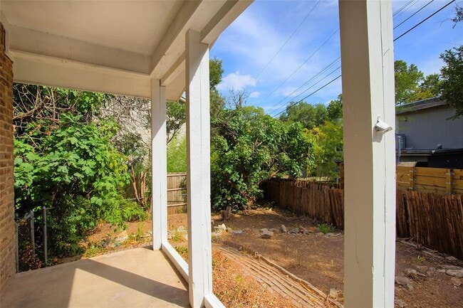 Building Photo - 2005 Cody Ct