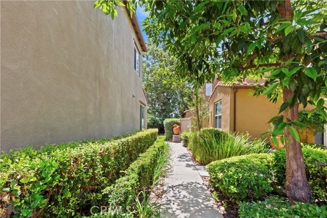 Building Photo - 57 Alevera St