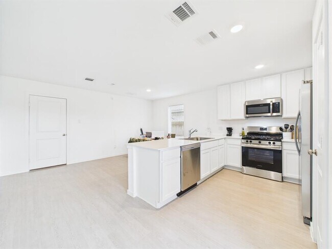 Building Photo - 2919 Summer Breeze Wy