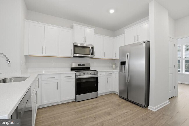 Building Photo - 332 Ensemble Wy