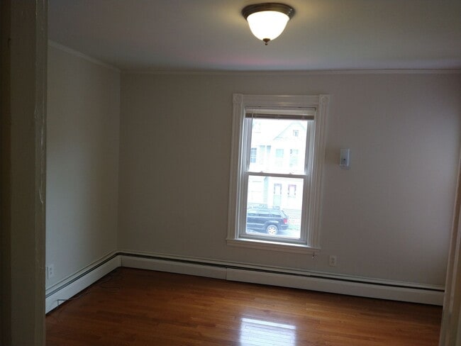 Building Photo - 184 Forest Ave