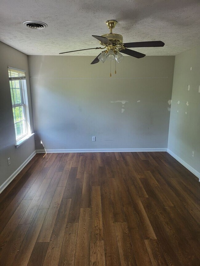 Building Photo - Nice 3 BR, 2.5 Ba with garage like new in Murfreesboro by Carter Realty Asvisors