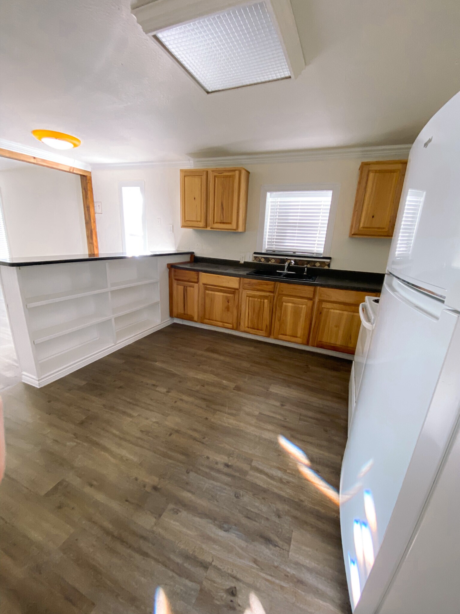 Building Photo - 109 E 3rd St