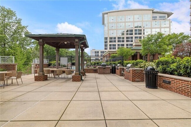 Building Photo - 1820 Peachtree St NW