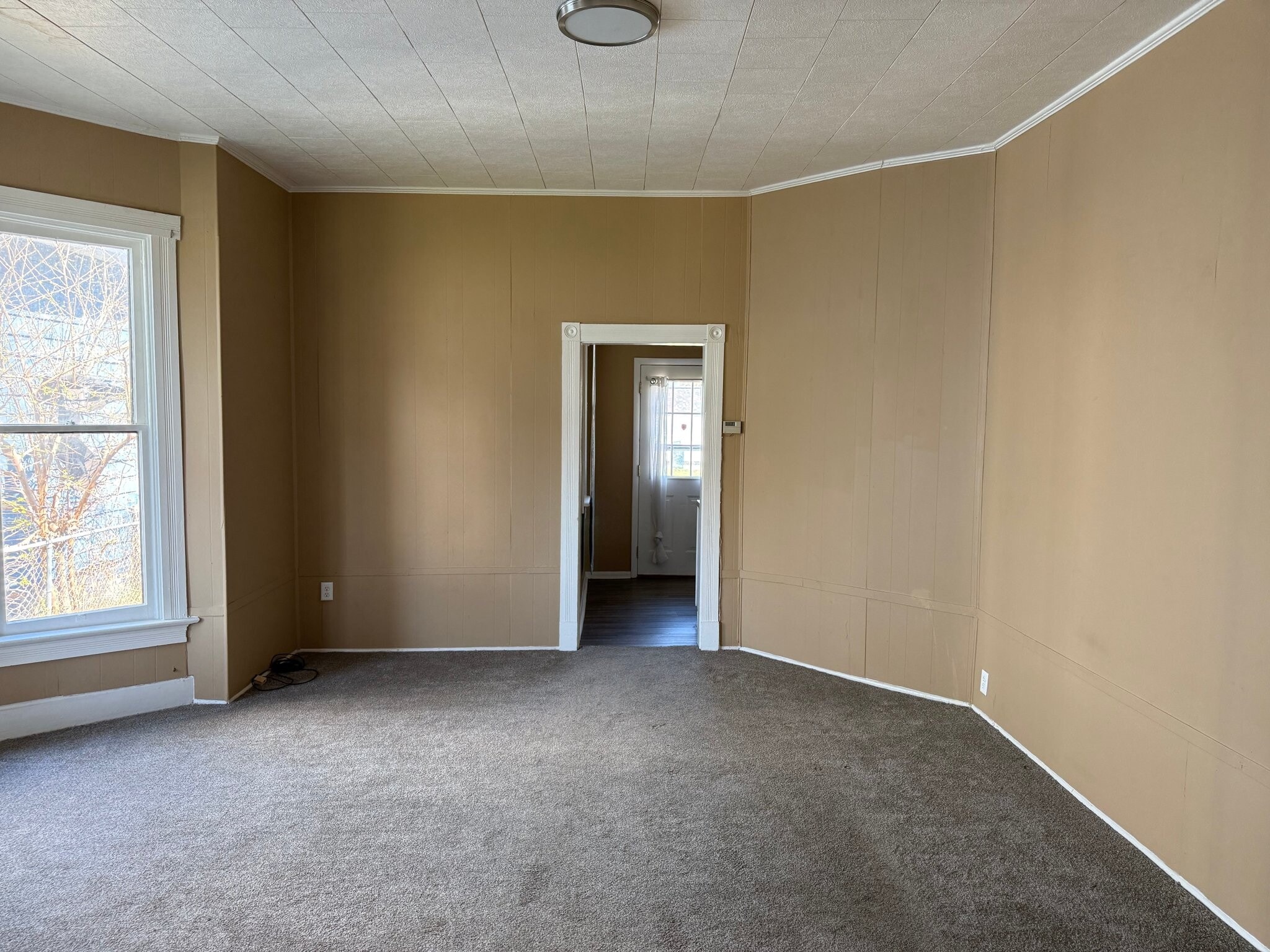 Building Photo - 415 S 13th St