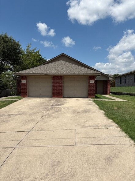 Building Photo - 8128 Doreen Ave