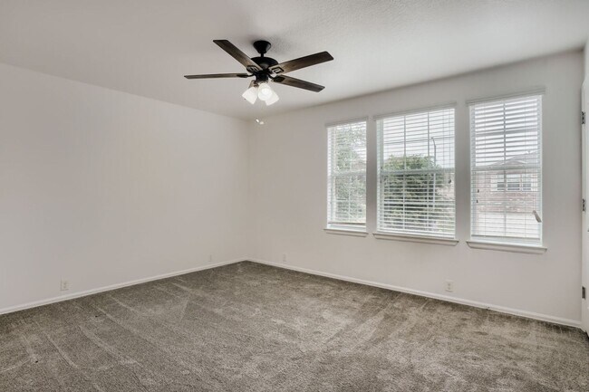 Building Photo - Beautiful 4 Bedroom Home