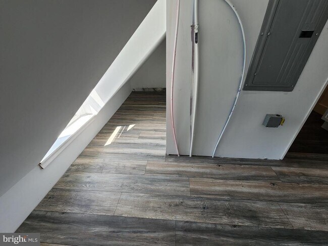 Building Photo - 1908 Darby Rd