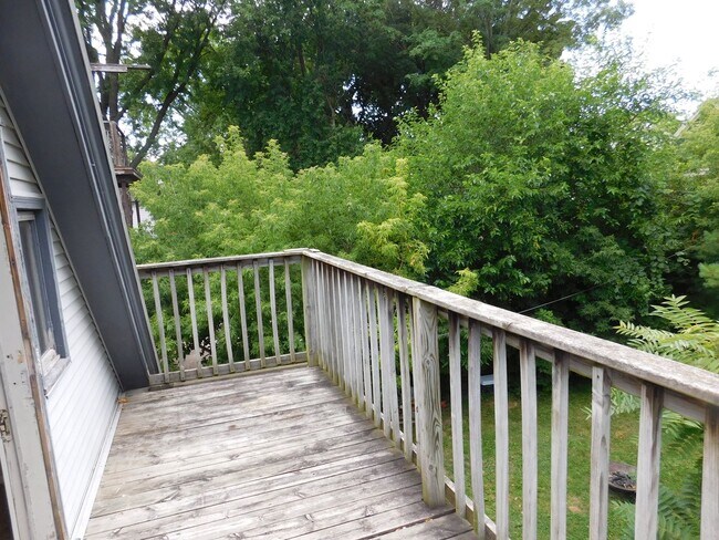 Building Photo - 2065 Winnebago St