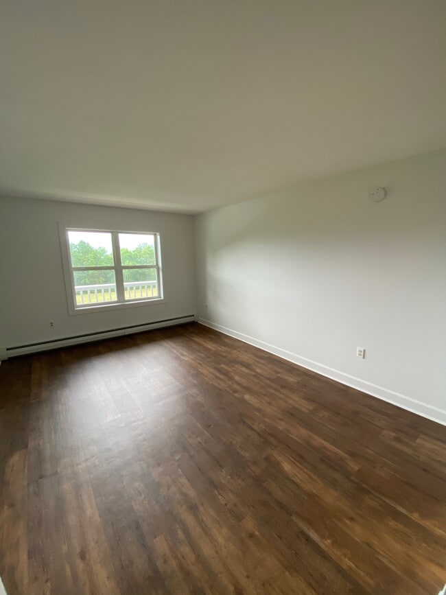 Building Photo - Highland Meadows