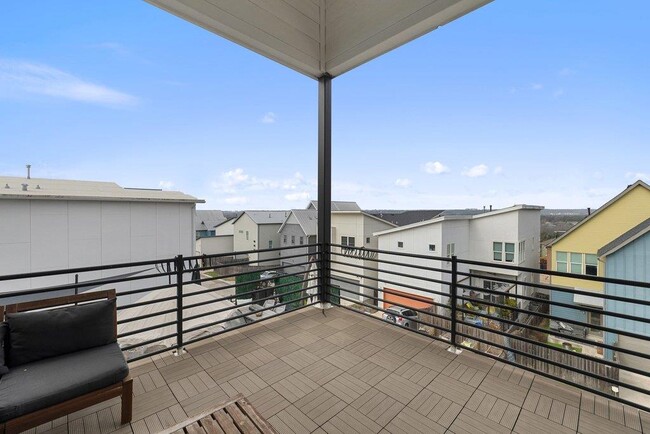Building Photo - 6124 Florencia Ln