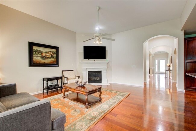 Building Photo - 529 Olympic Way