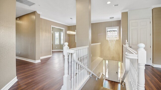 Building Photo - Southern Living At It's Best!!