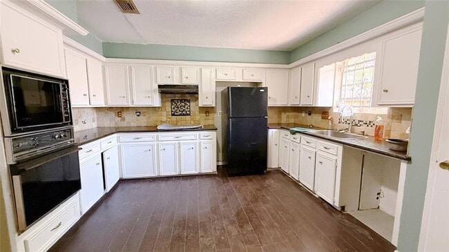 Building Photo - 9518 Langdon Ln