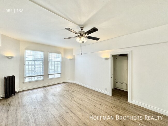 Building Photo - 841 Serrano Ave
