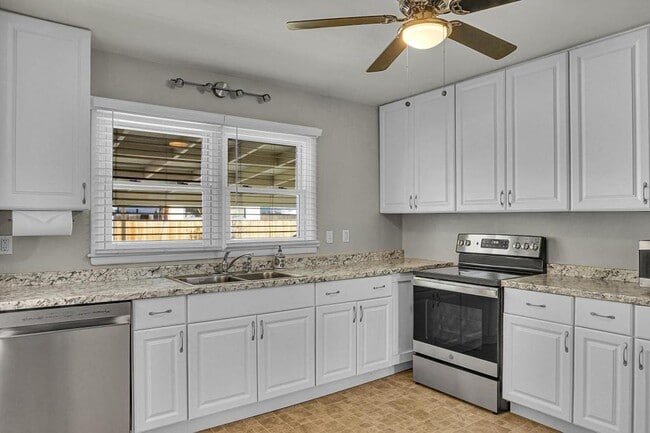 Building Photo - 2467 Lafayette Rd