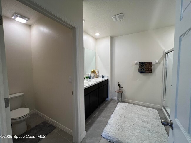 Building Photo - 976 Trinity St