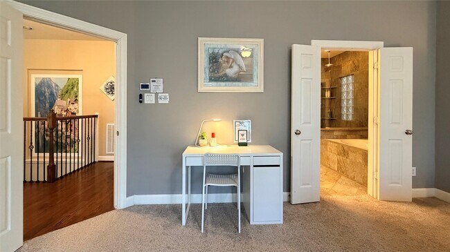 Building Photo - 1013 Gross St