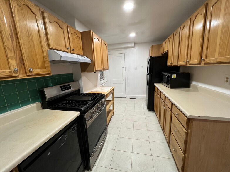 Building Photo - 5612 Forbes Ave