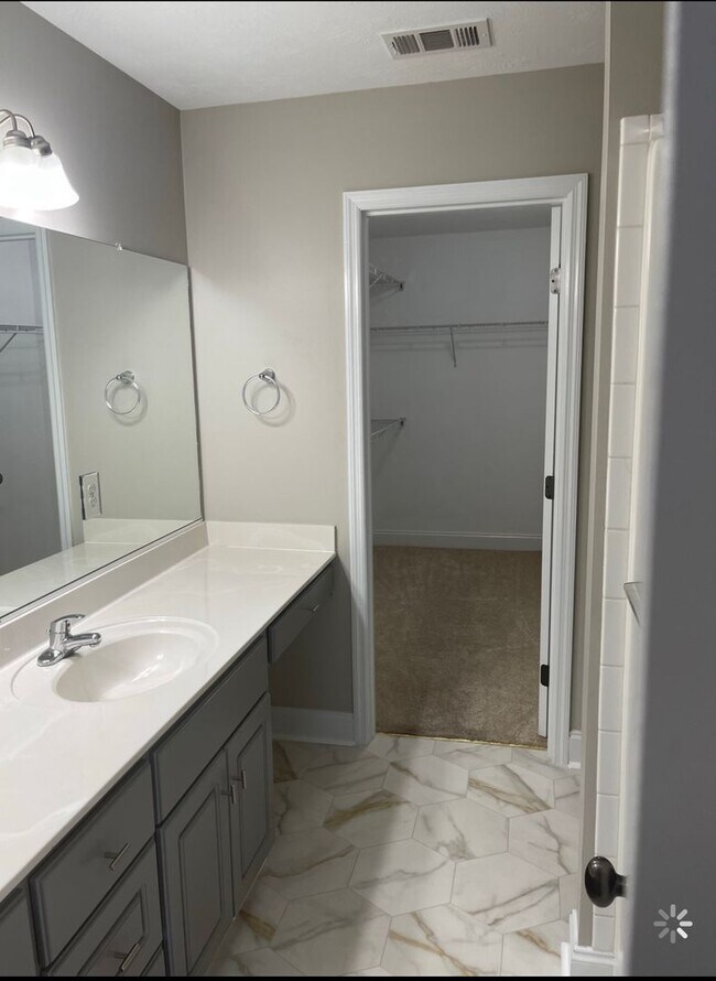 Building Photo - 844 Bryan Cir