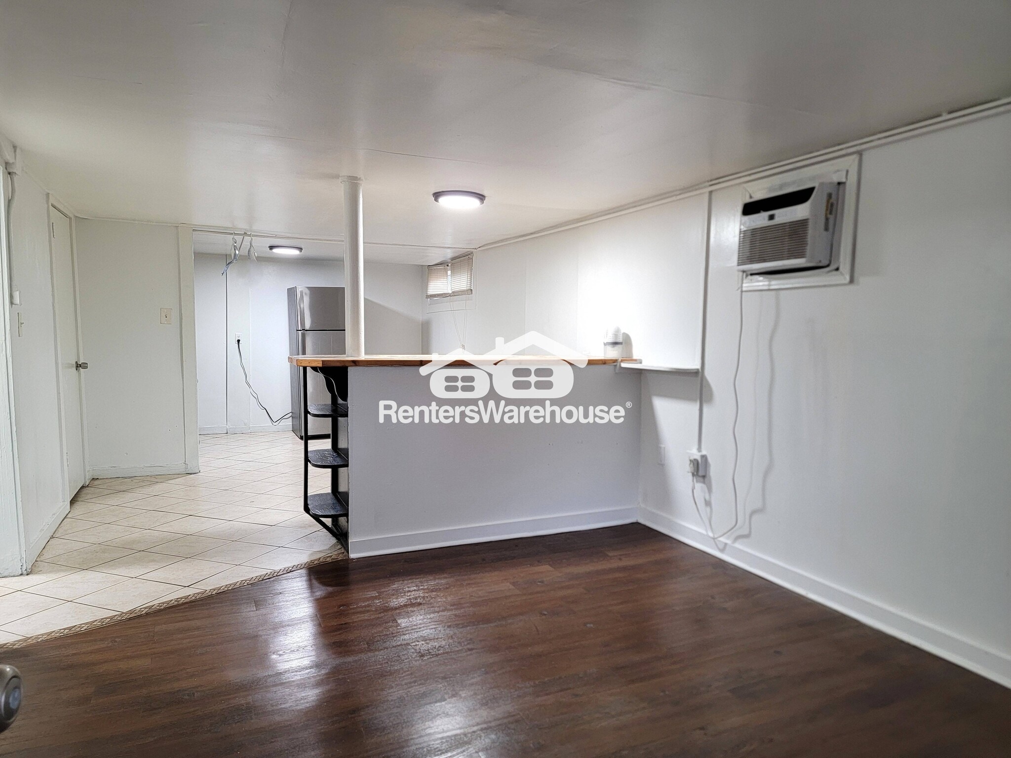 Building Photo - 1056 Regent St SW