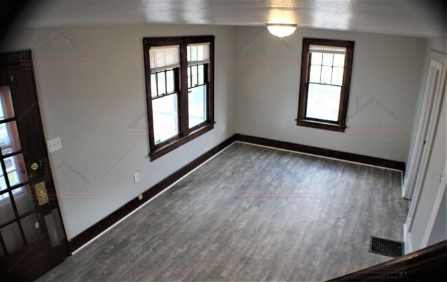 Building Photo - Updated Single Family Home in Montgomery C...