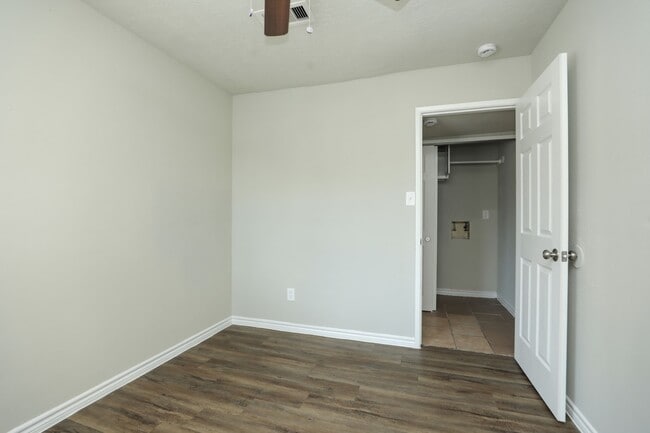 Building Photo - 24218 Jumping Jay Dr