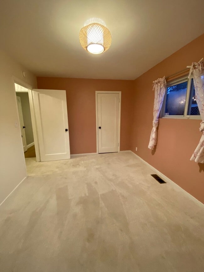 Building Photo - 164 Vía Del Sol