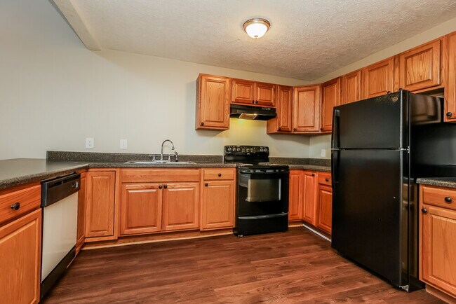 Building Photo - 747 Lake Terrace Dr