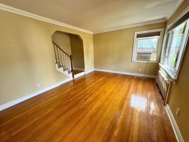 Building Photo - 11-02 Charles St