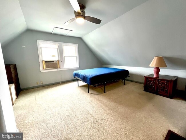 Building Photo - 303 Willow Ave