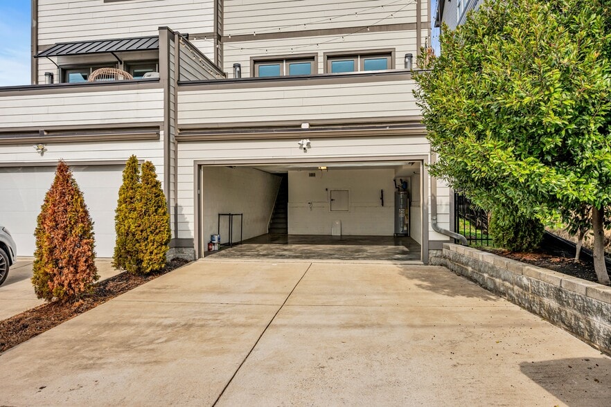 Building Photo - 3325 Felicia St