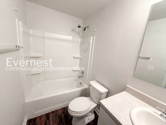 Building Photo - 1115 Brookhaven Dr