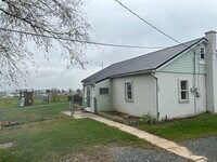 Building Photo - 1146 Lancaster Pike