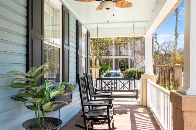 Building Photo - 56 Gadsden St