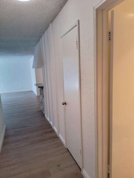 Building Photo - Hollywood Villa Apartments