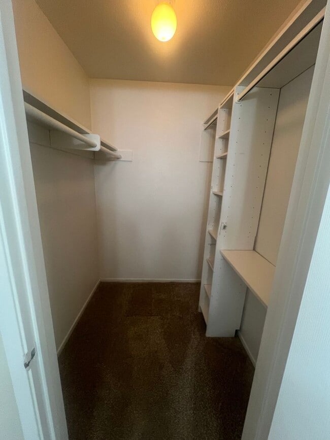 Building Photo - 948 Northwood Dr